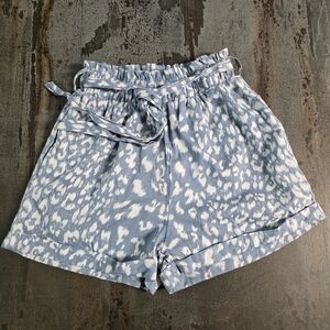 L. Love size medium women's high-waisted paperbag shorts Size Medium